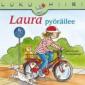 Laura pyöräilee